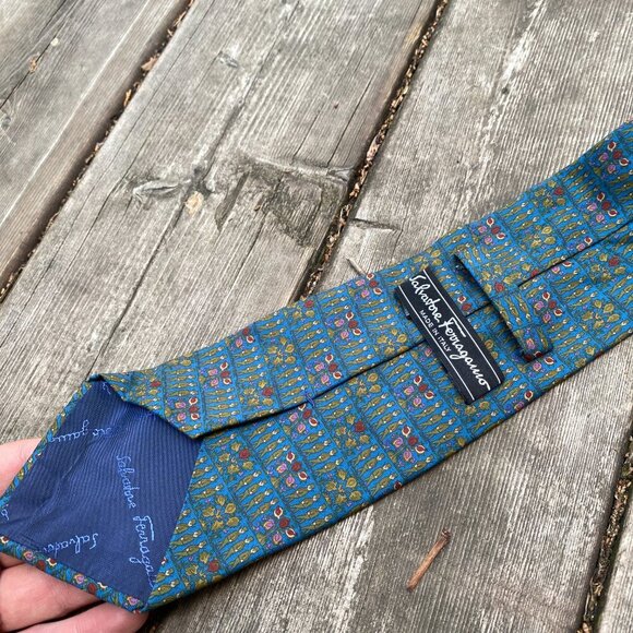 Vintage Salvatore Ferragamo Soldiers Remembrance Day Silk Tie Made in Italy - Picture 8 of 8